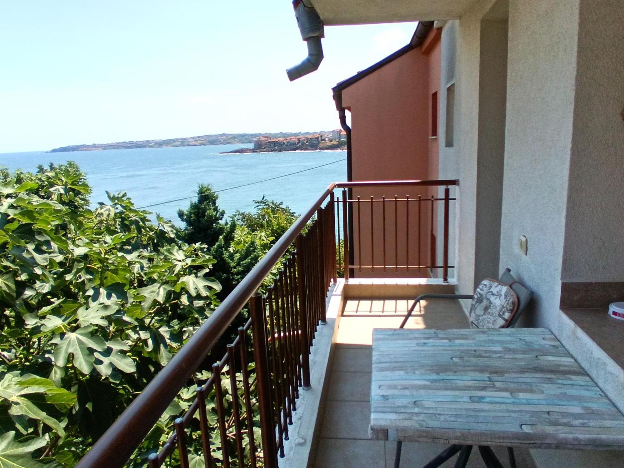Farlalievi Guest House Sozopol Bagian luar foto