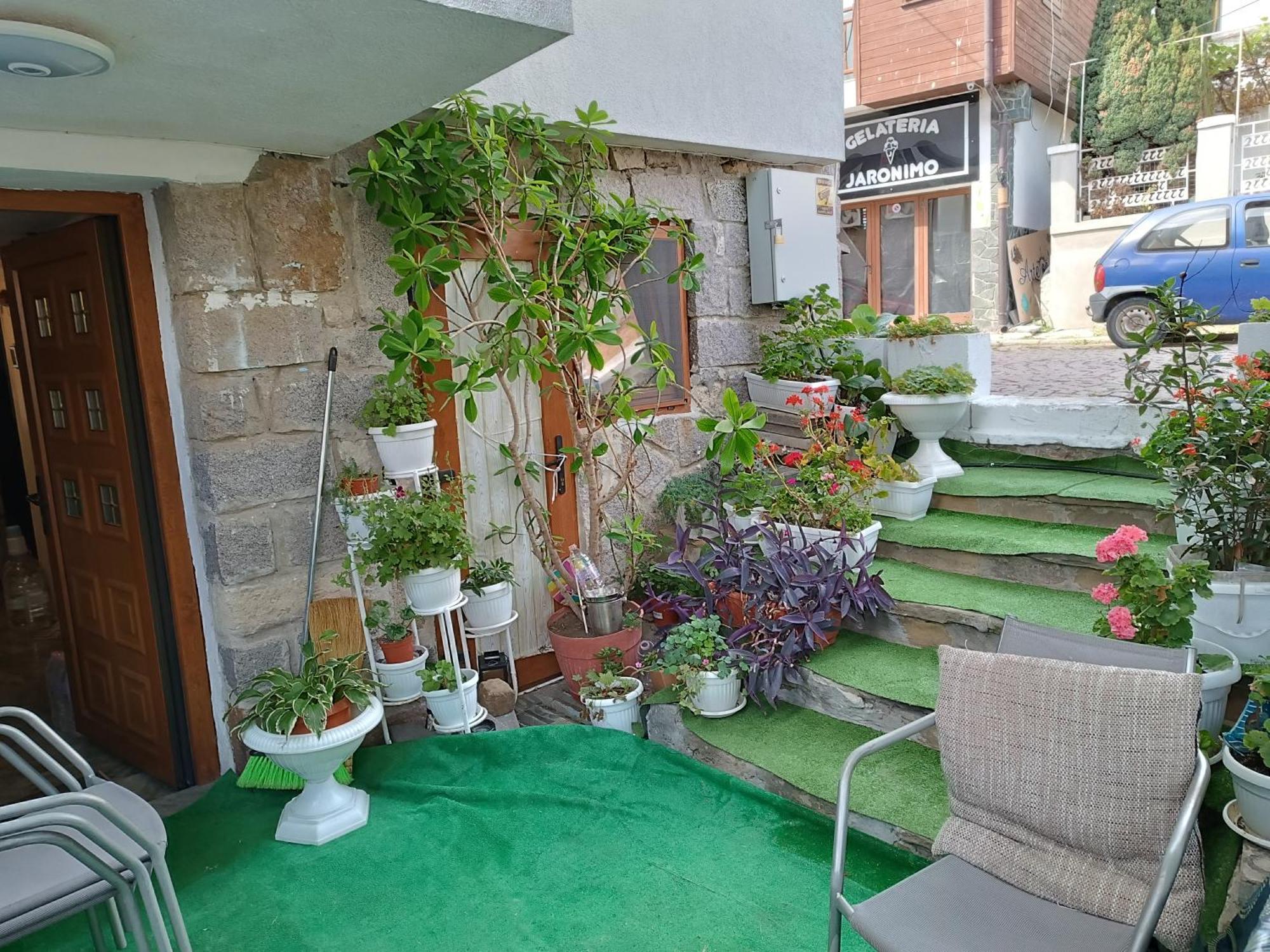 Farlalievi Guest House Sozopol Bagian luar foto